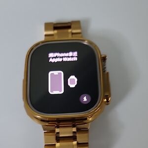 Apple Gold Smartwatch with Modern Design